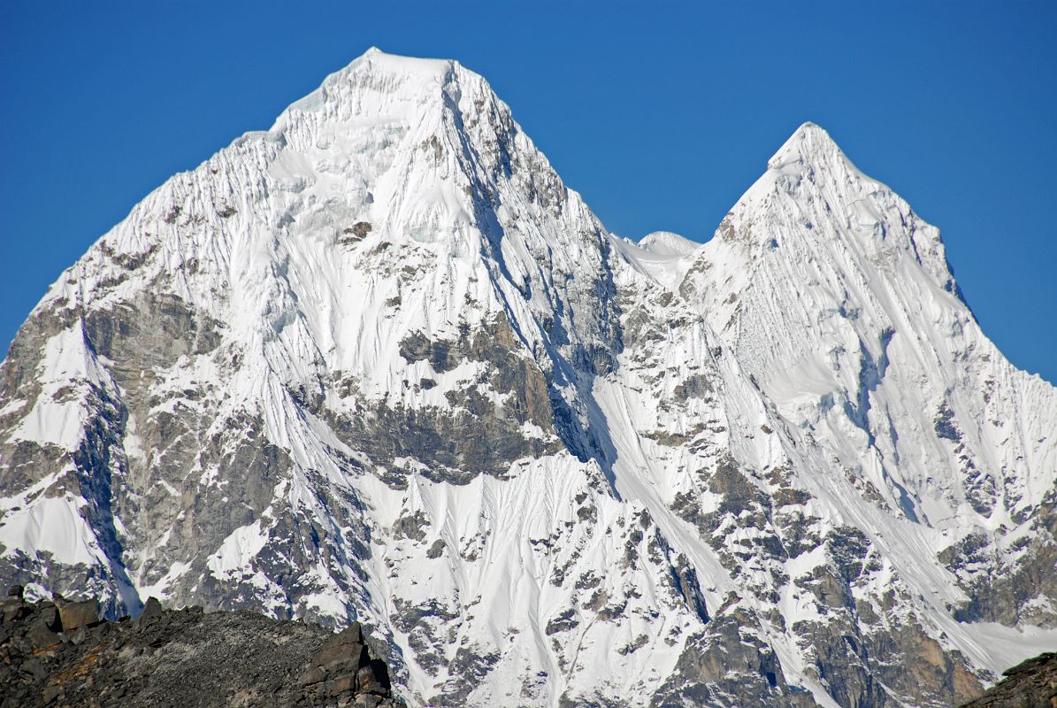 Renjo La 2-4 Drag Korob And Menlungtse Main East Summit